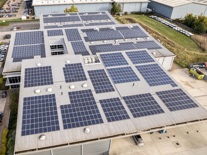 丹尼兄弟完成太阳能电池板投资的最后阶段
